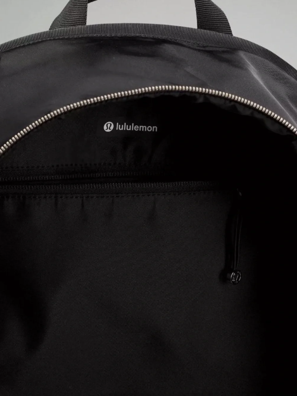 Brand new LuLuLemon backpack Brand New originally 140$. MSRP